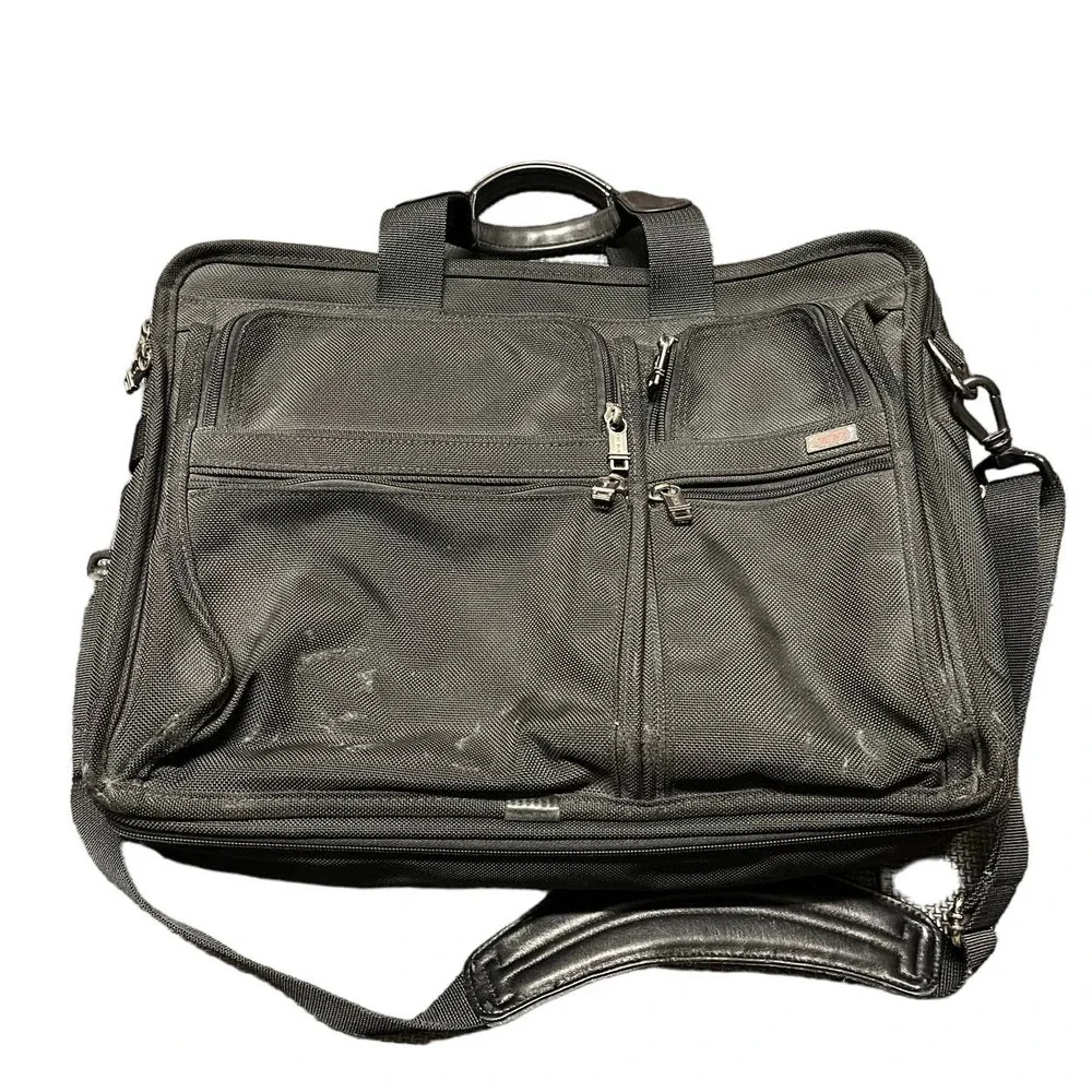 Tumi Alpha 26060d4 Black Expandable Briefcase Messenger Laptop Bag